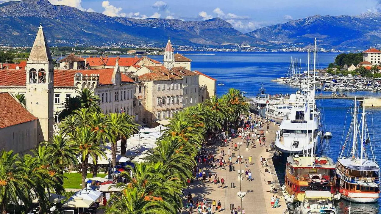 Modern 4* Luxury Apartment In Center Trogir