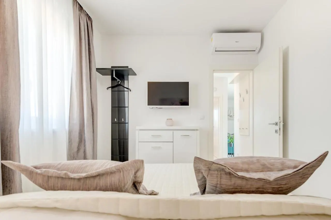 Modern 4* Luxury Apartment In Center Trogir