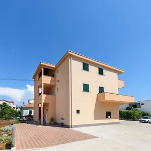 Robi Traù
